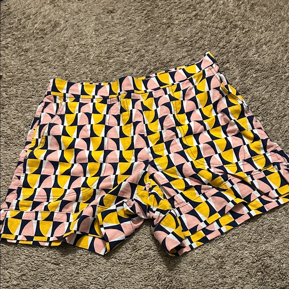 Banana Republic Pink and Yellow Patterned Women's Shorts - Never used runs large